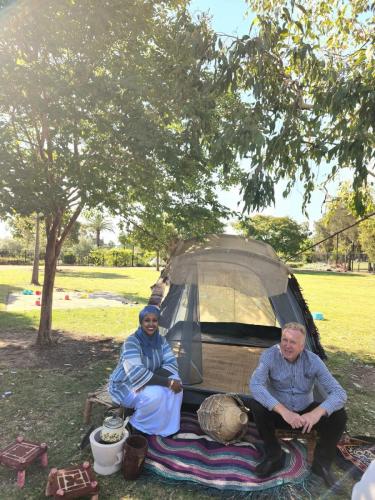 Cumberland City Councillor Mr Glenn Elmore learning about Somali culture and traditions